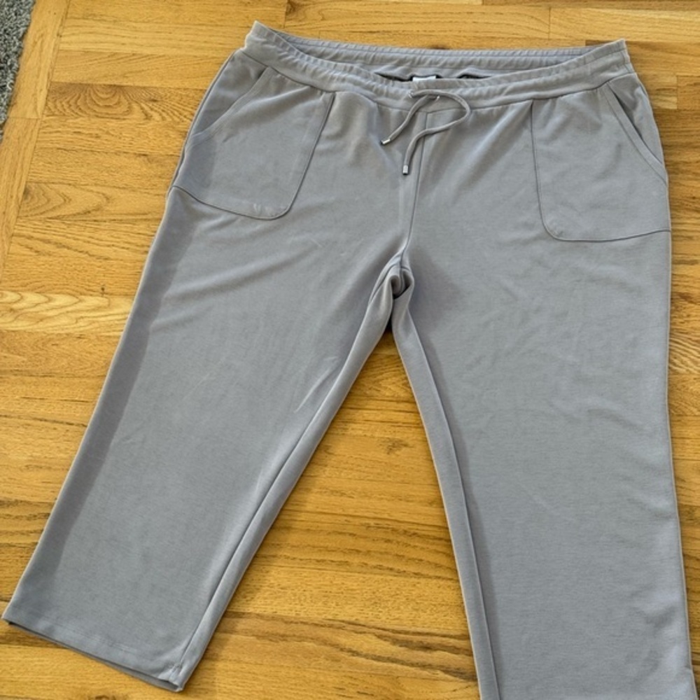 Chico's Light Tan Capris size 20 (Chico’s size 4)